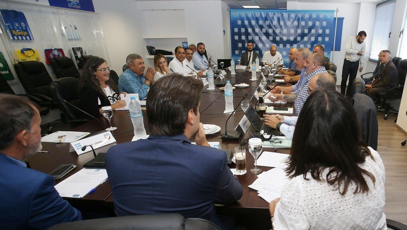 «Μεγαλοπαράγοντες δεν έχουν στον νου τους το ποδόσφαιρο»