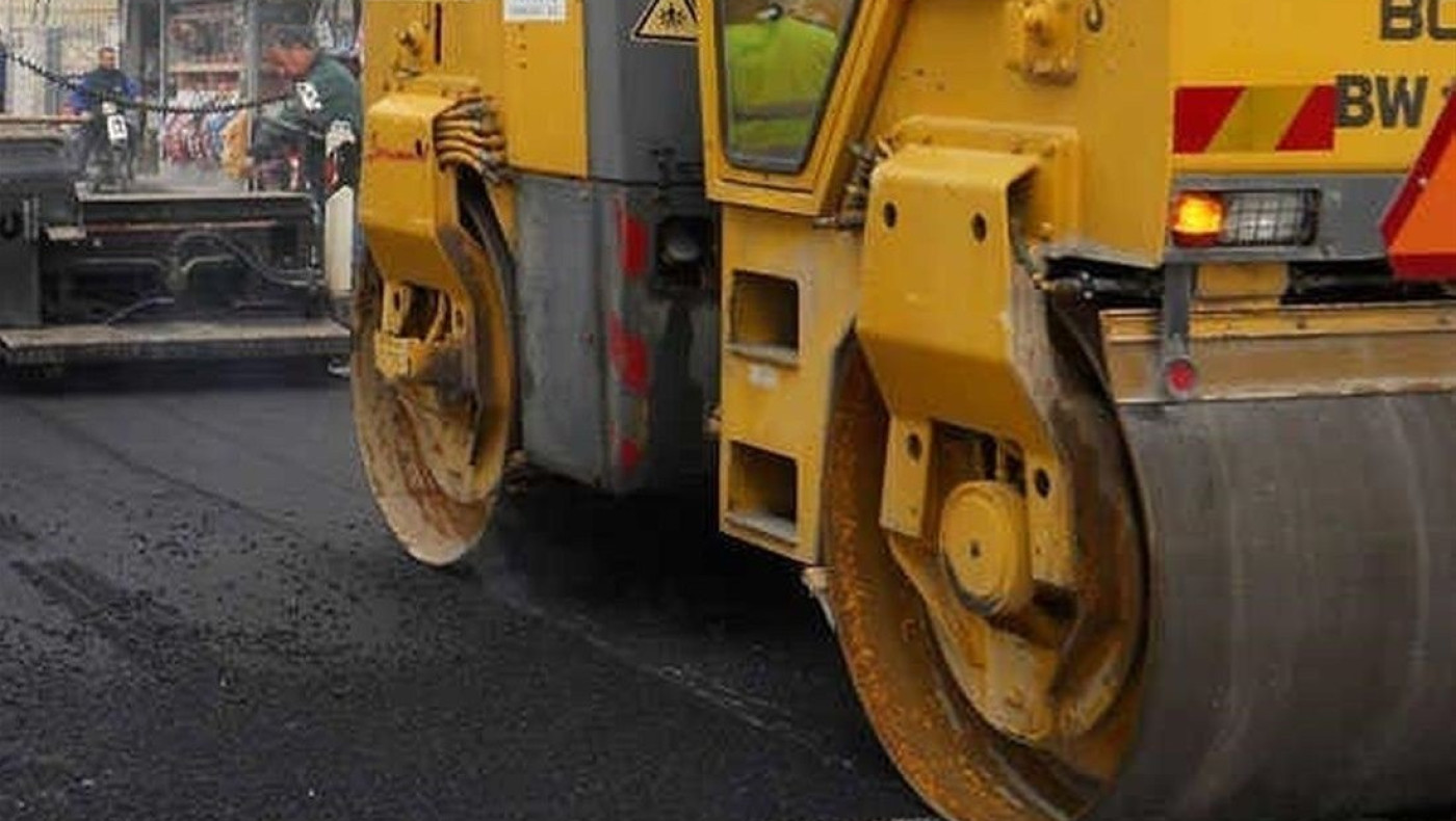 Εργασίες ασφαλτόστρωσης στην παράπλευρη οδό Θεσσαλονίκης-Εδεσσας