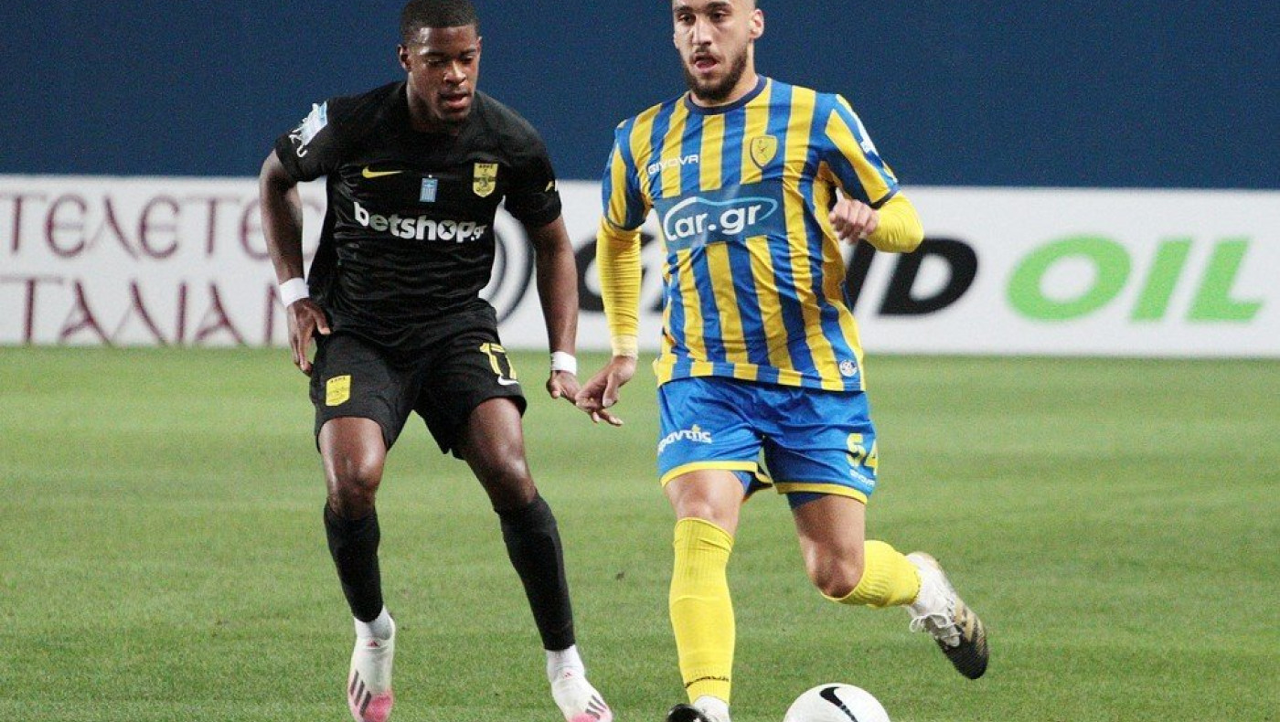 Λιάβας: Τα μαθήματα ισπανικών, ο Πινακάς και ο Τζόλης