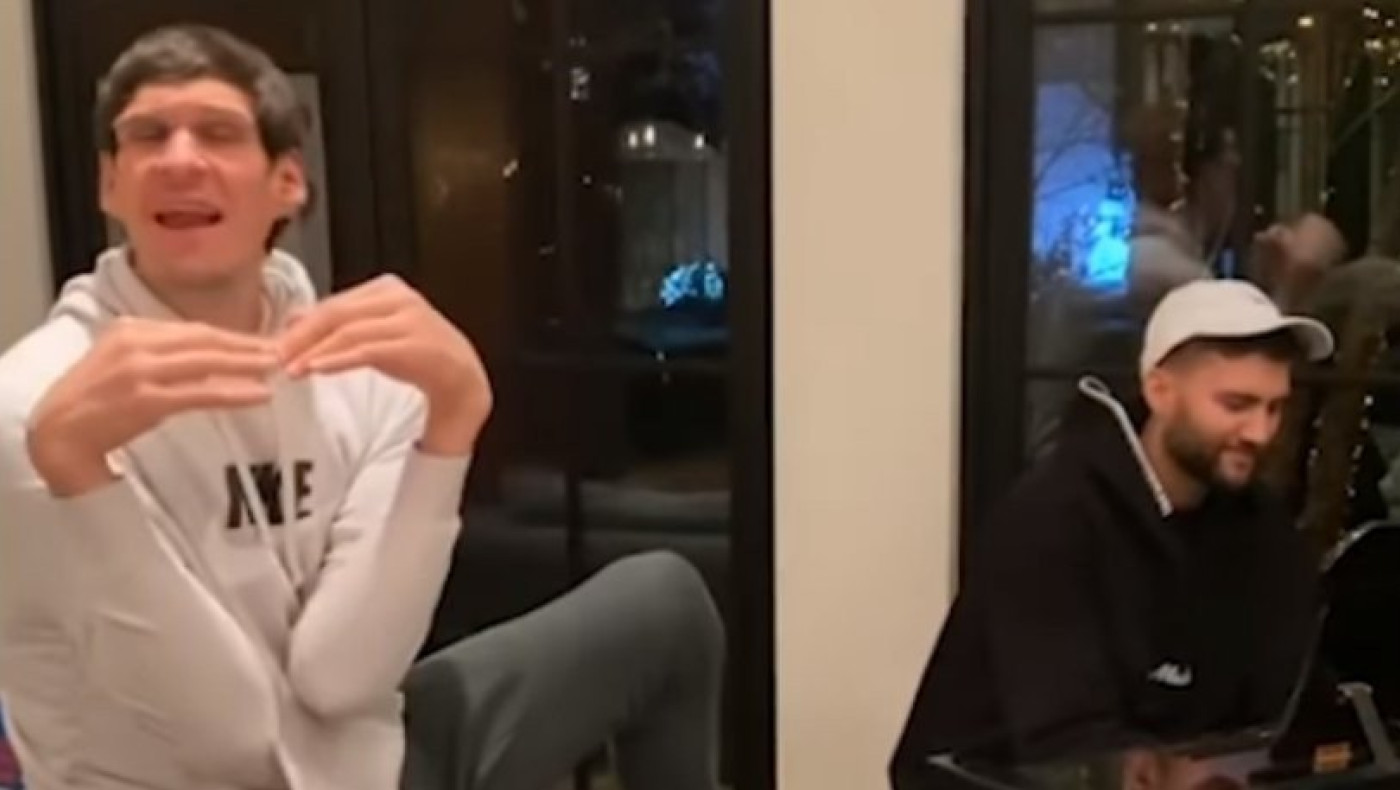 Απίστευτος Μαριάνοβιτς τραγουδά το «Shallow» της Lady Gaga