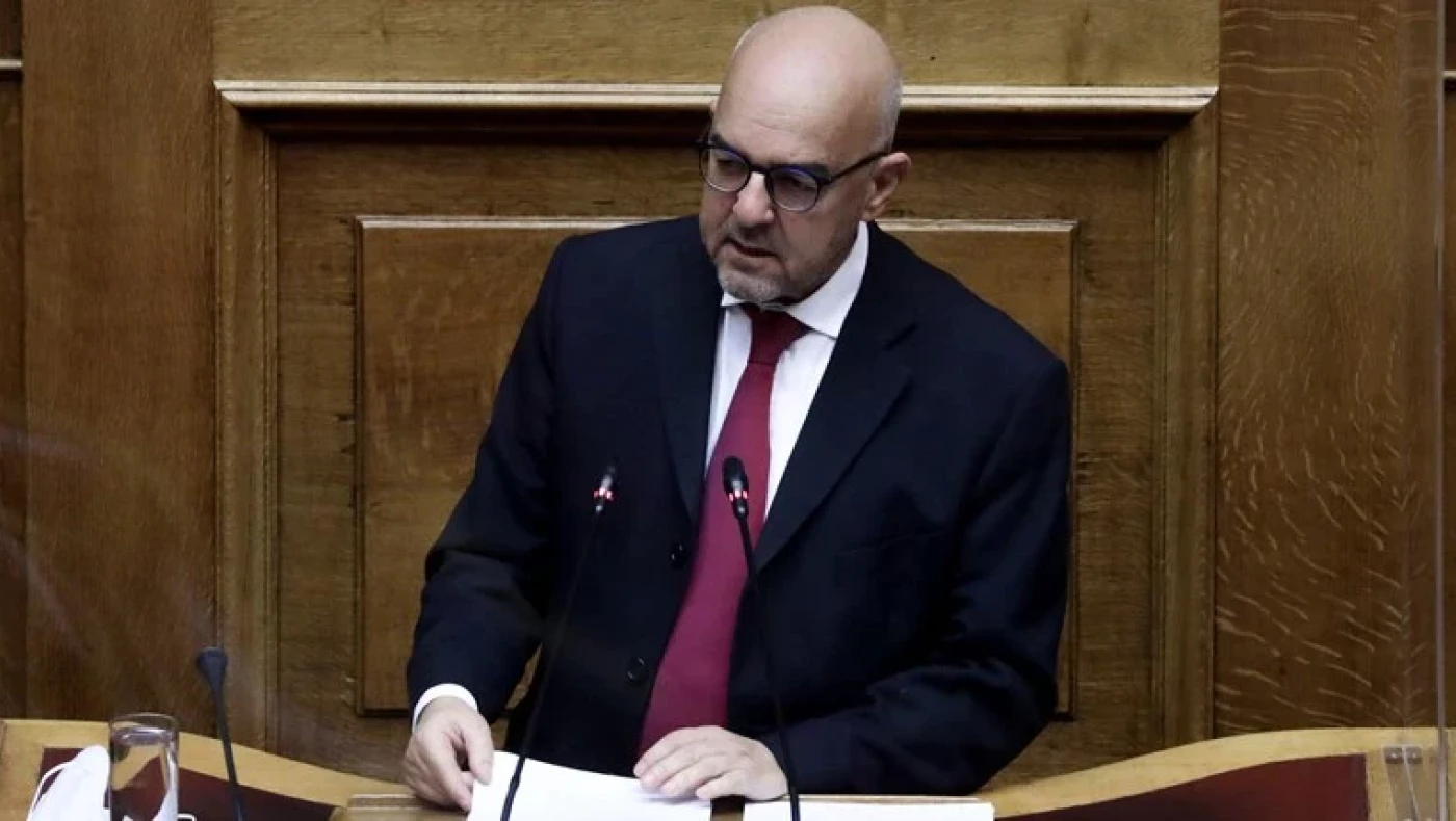 Άγνωστοι διέρρηξαν το γραφείο του Μπάμπη Παπαδημητρίου