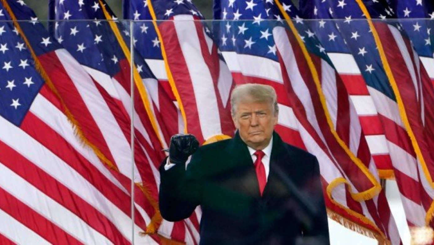 Twitter και Facebook κλείδωσαν τους λογαριασμούς του Τραμπ!