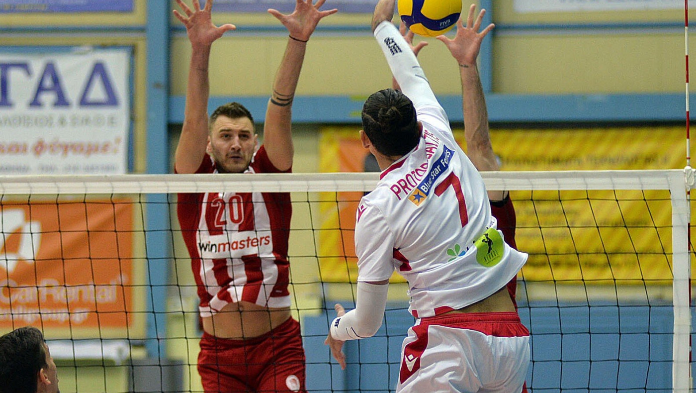 Πρώτη ήττα του Ολυμπιακού στο βόλεϊ, 3-2 από τον Φοίνικα Σύρου