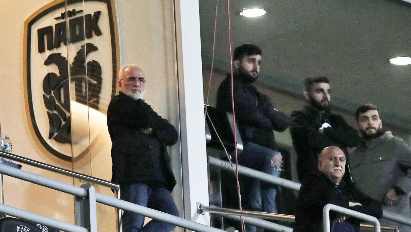 Ο Ιβάν μαζεύει την τράπουλα και πρέπει να ξαναμοιράσει σωστά