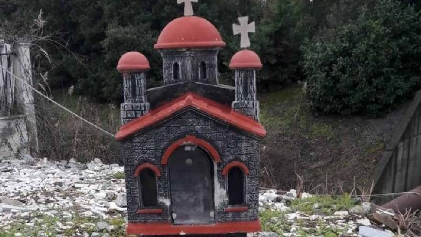 Ξαναφτιάχτηκε το εκκλησάκι του Κατσούρη