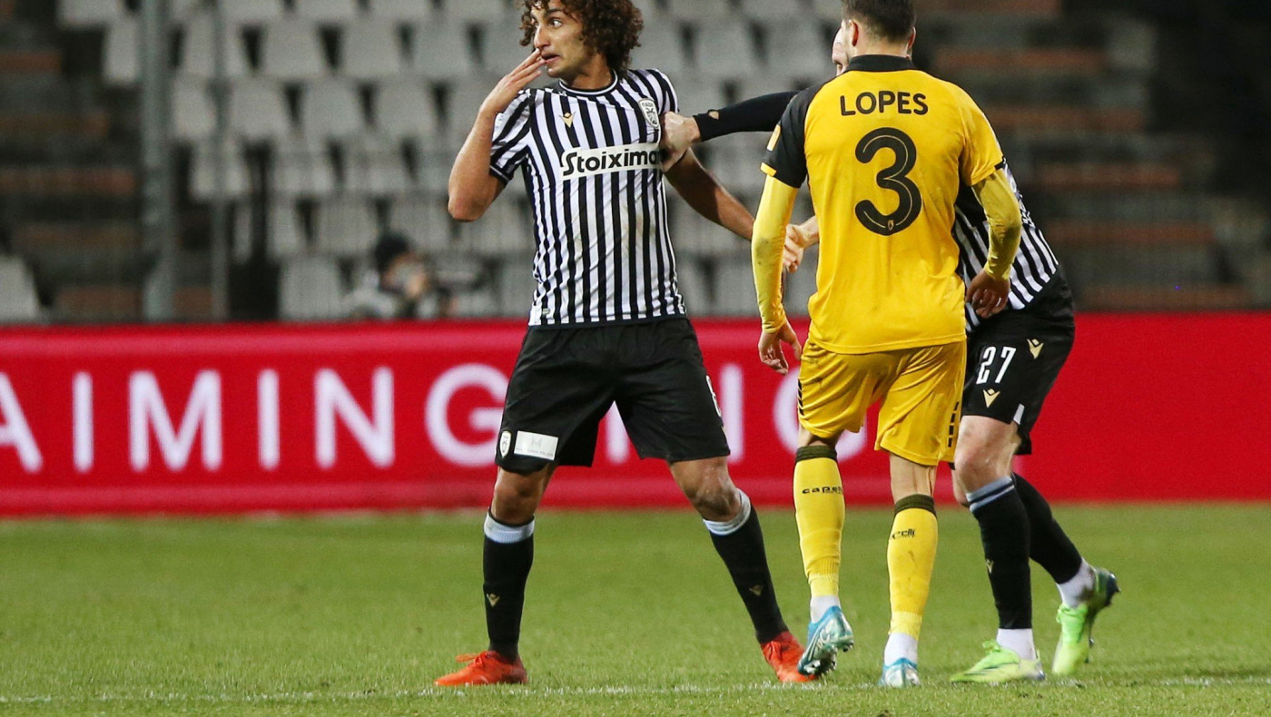 Πεντακάθαρο πέναλτι υπέρ του Ουάρντα, το έπνιξε ο διαιτητής