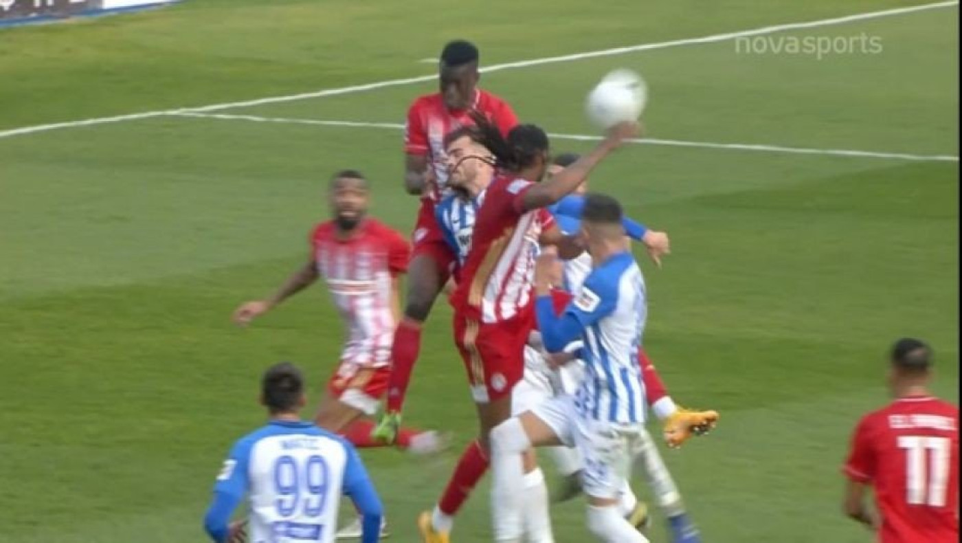 Βαρούχας για ανάρτηση Καραπαπά: «Δεν ασχολούμαι»