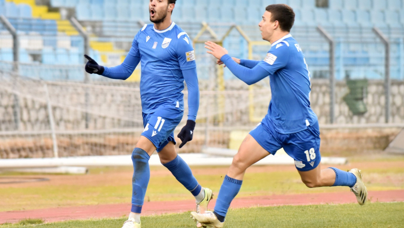 Ο Καραμάνος «ξεκόλλησε» τη Λαμία, 1-0 τον Απόλλωνα