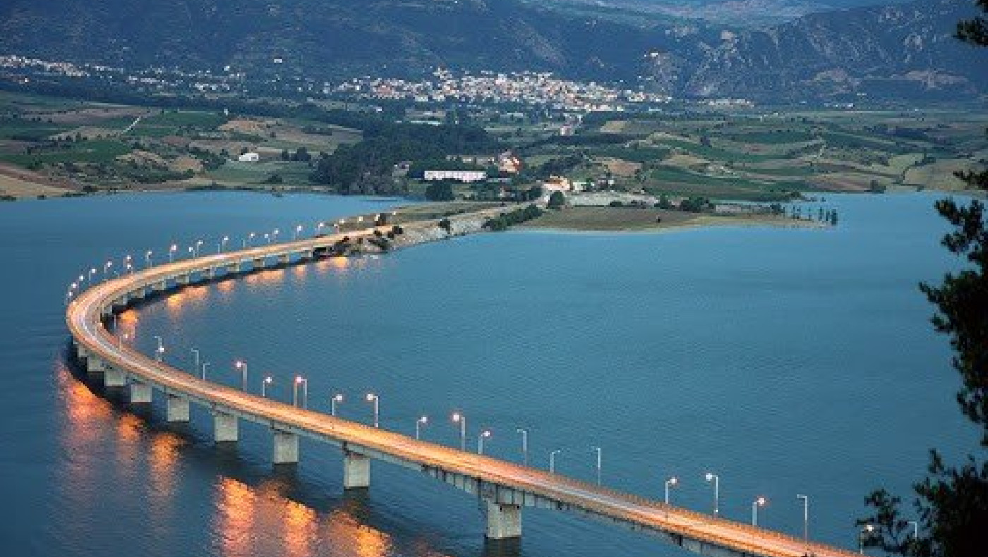 Ψαράδες για πλωτά φωτοβολταϊκά: Κάτω τα χέρια απ' τη λίμνη Πολυφύτου