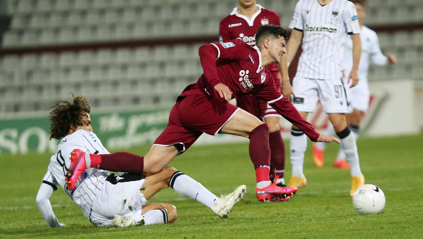 Αυτογκόλ ο Περέιρα και 1-2 η Λάρισα