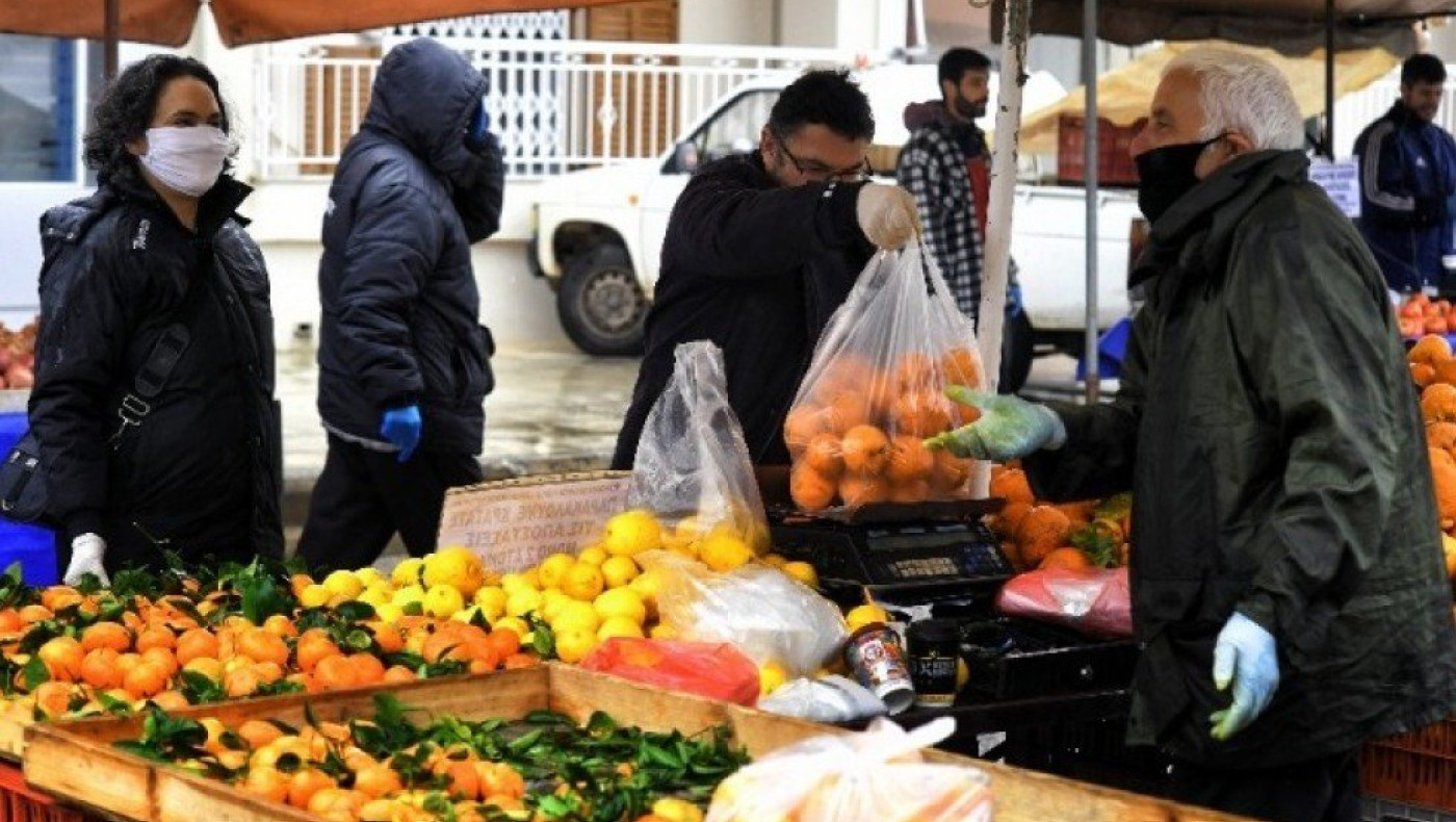 Πωλητές Λαϊκών Αγορών: «Γαλλικά και πιάνο για μια άδεια μικροπωλητή;»