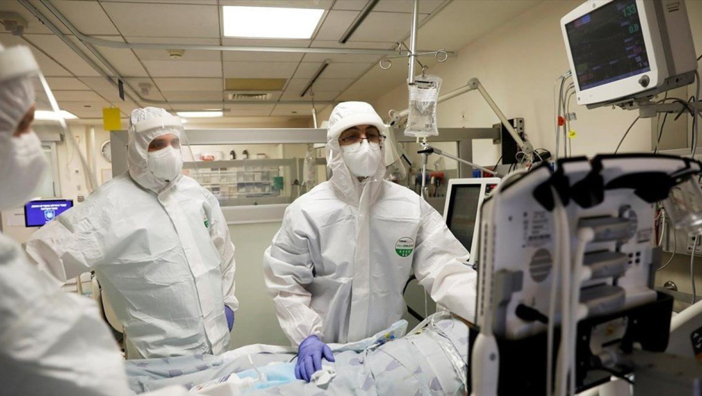 Αυξάνονται οι εισαγωγές στα νοσοκομεία και τα μεταλλαγμένα κρούσματα