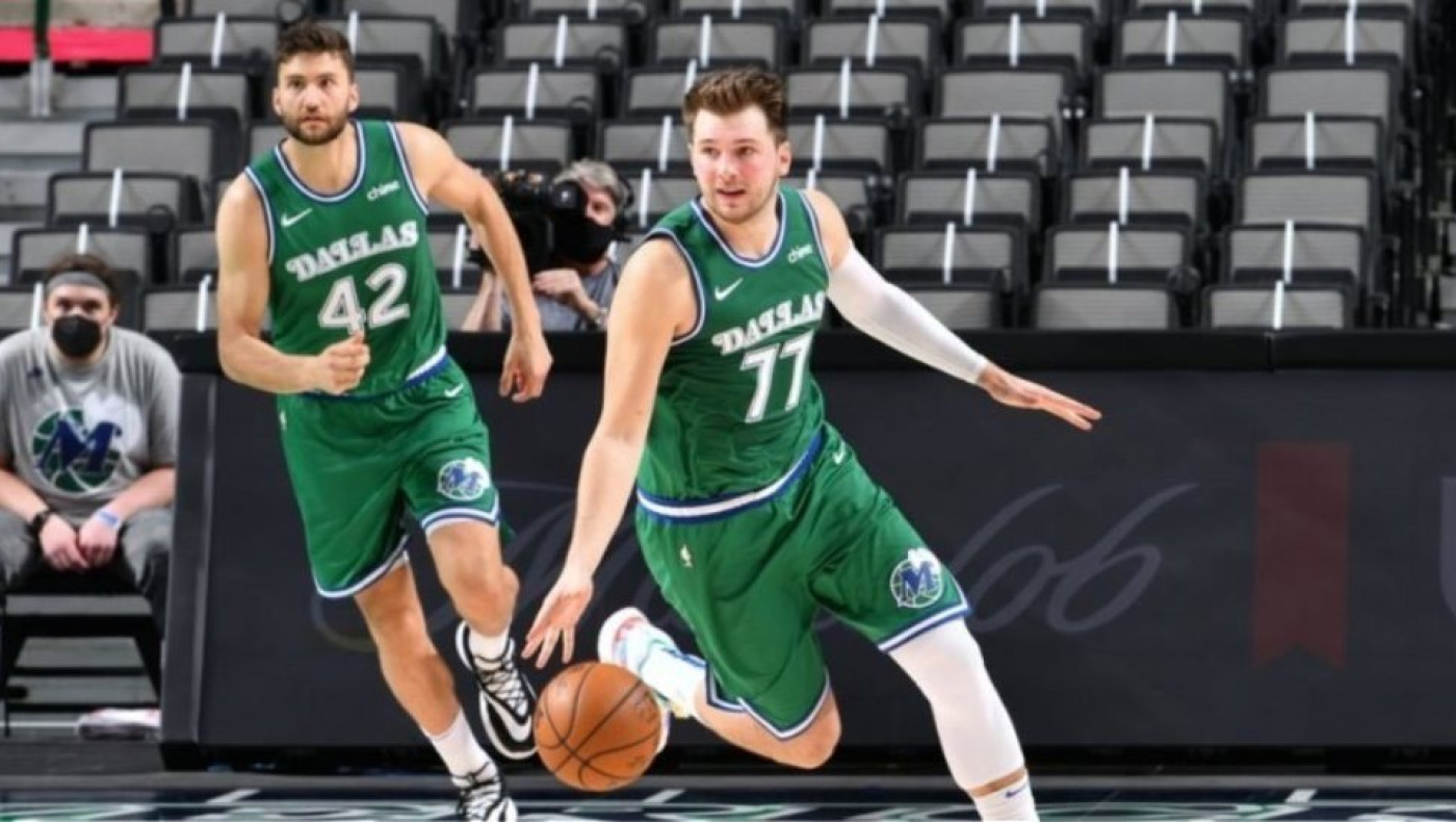 Οι Μάβερικς δεν παίζουν τον εθνικό ύμνο των ΗΠΑ με απόφαση του Κιούμπαν!