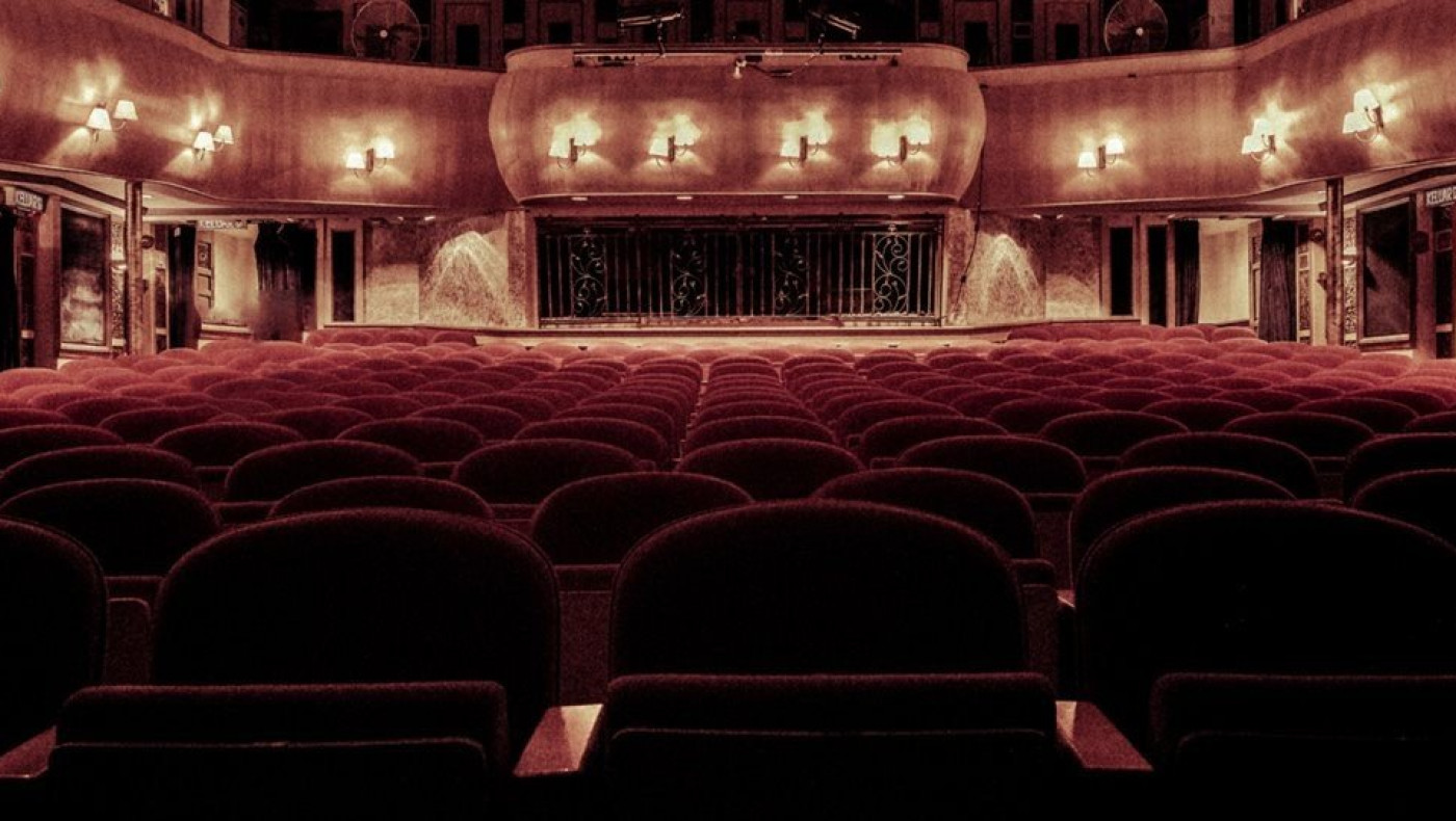 Ο σκηνοθέτης με τις άρρωστες επιθυμίες και οι μαχαιριές από τον πατέρα θύματος