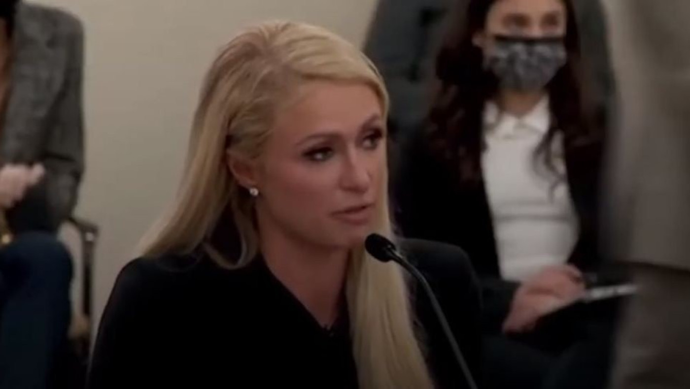 Πάρις Χίλτον: ««Μου έδιναν φάρμακα και κοιτούσαν επίμονα το γυμνό σώμα μου»