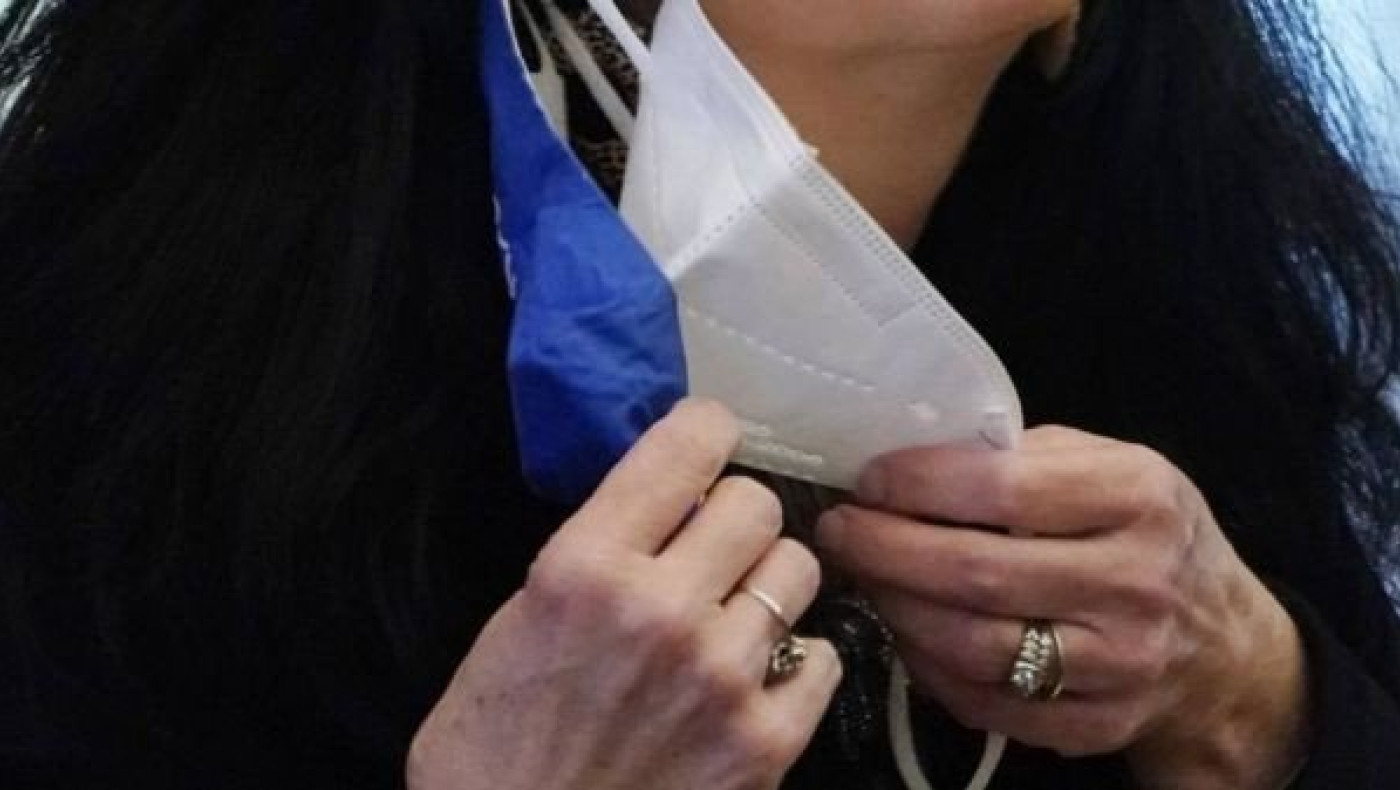 Κορωνοϊός: Σήμερα οι ανακοινώσεις για τη χρήση διπλής μάσκας