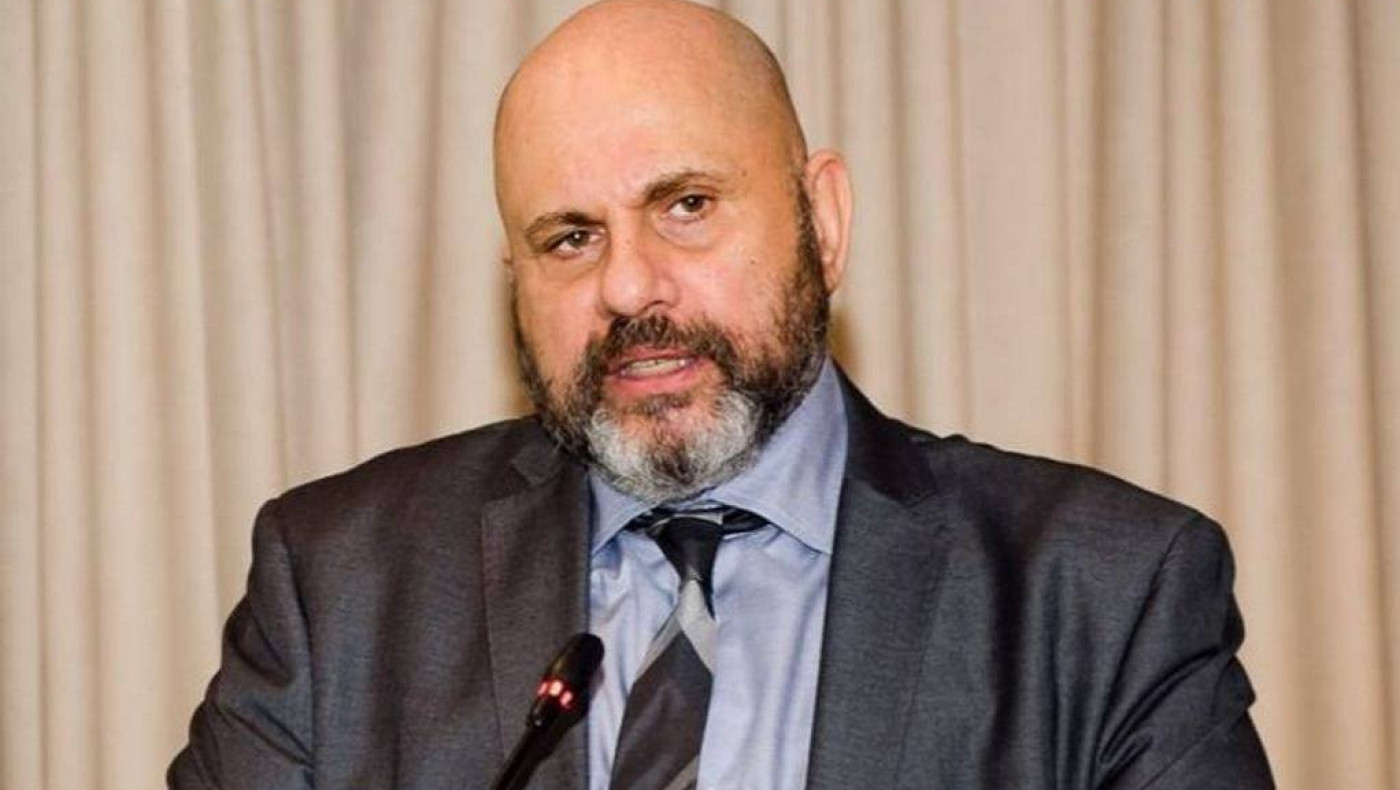 Κούβελας: «Δεν είναι απίθανο να συσχετίζονται οι παραλύσεις με το εμβόλιο»