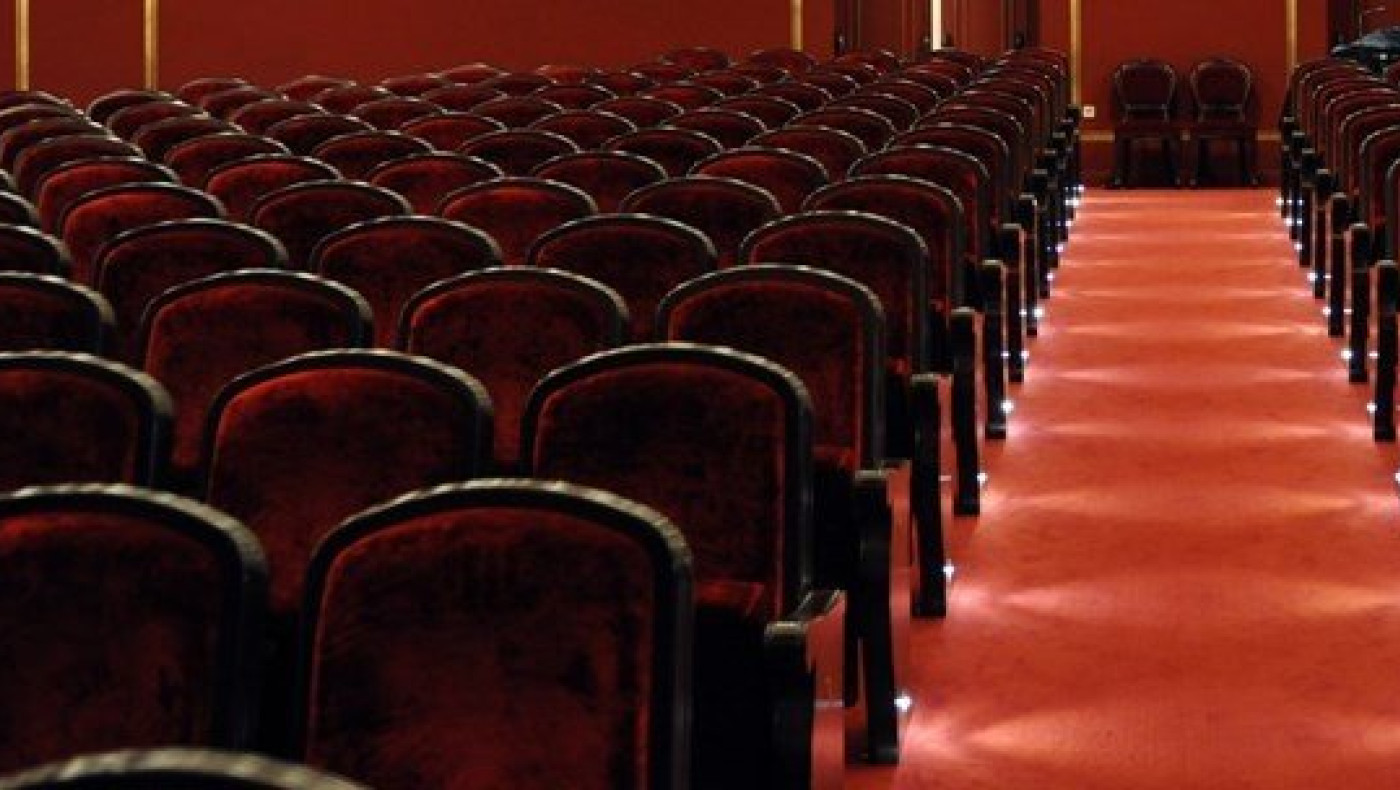 Νέα καταγγελία για 65χρονο ηθοποιό και επιθέσεις σε καμαρίνια!