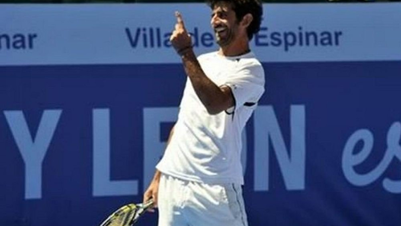 Αγγελίνος: «Εκνευρίζομαι με τα media για τον Τσιτσιπά»