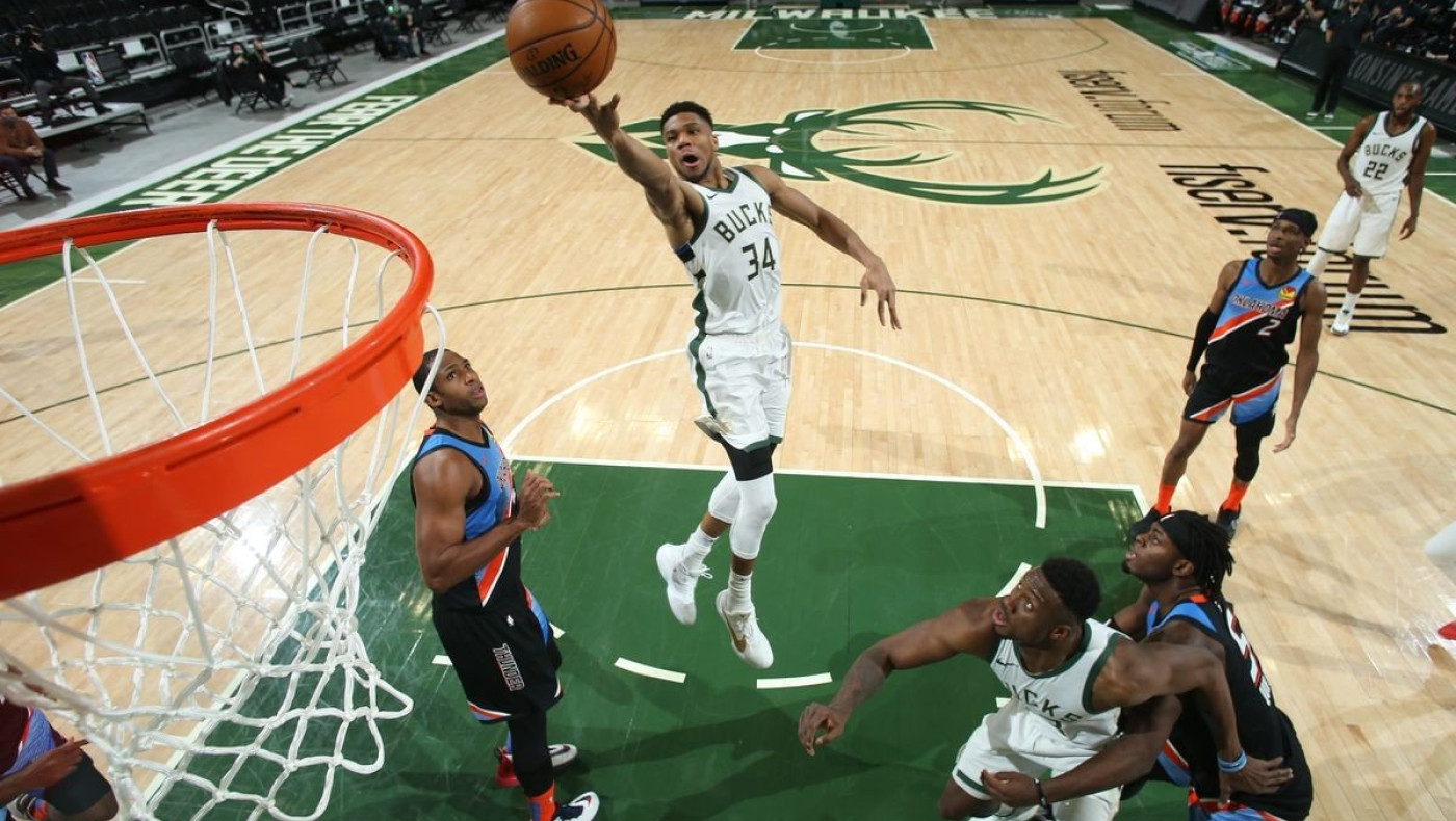 Επιστροφή των Μπακς στις νίκες, «φρένο» στους Τζαζ και δύο «50άρες»