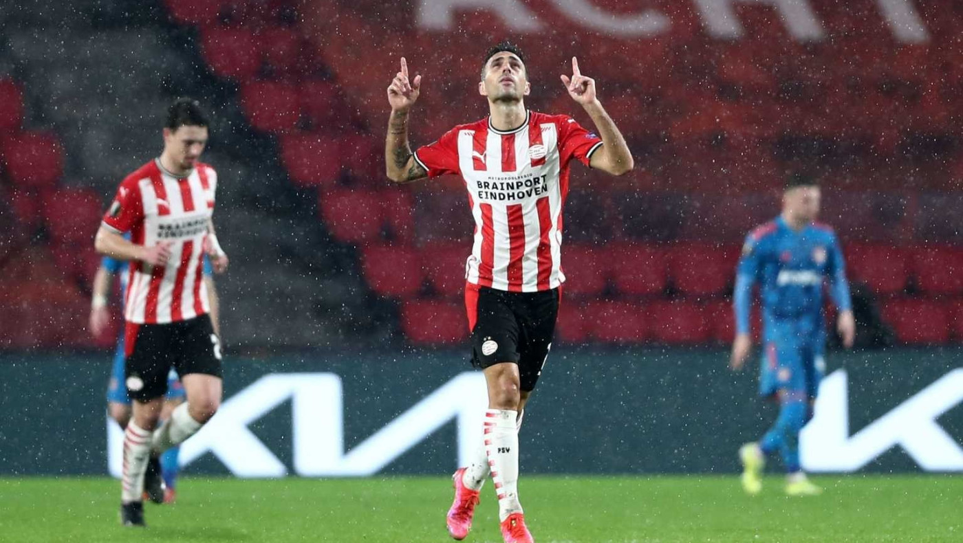 Η φαουλάρα του Ζάχαβι και 2-0 η Αϊντχόφεν