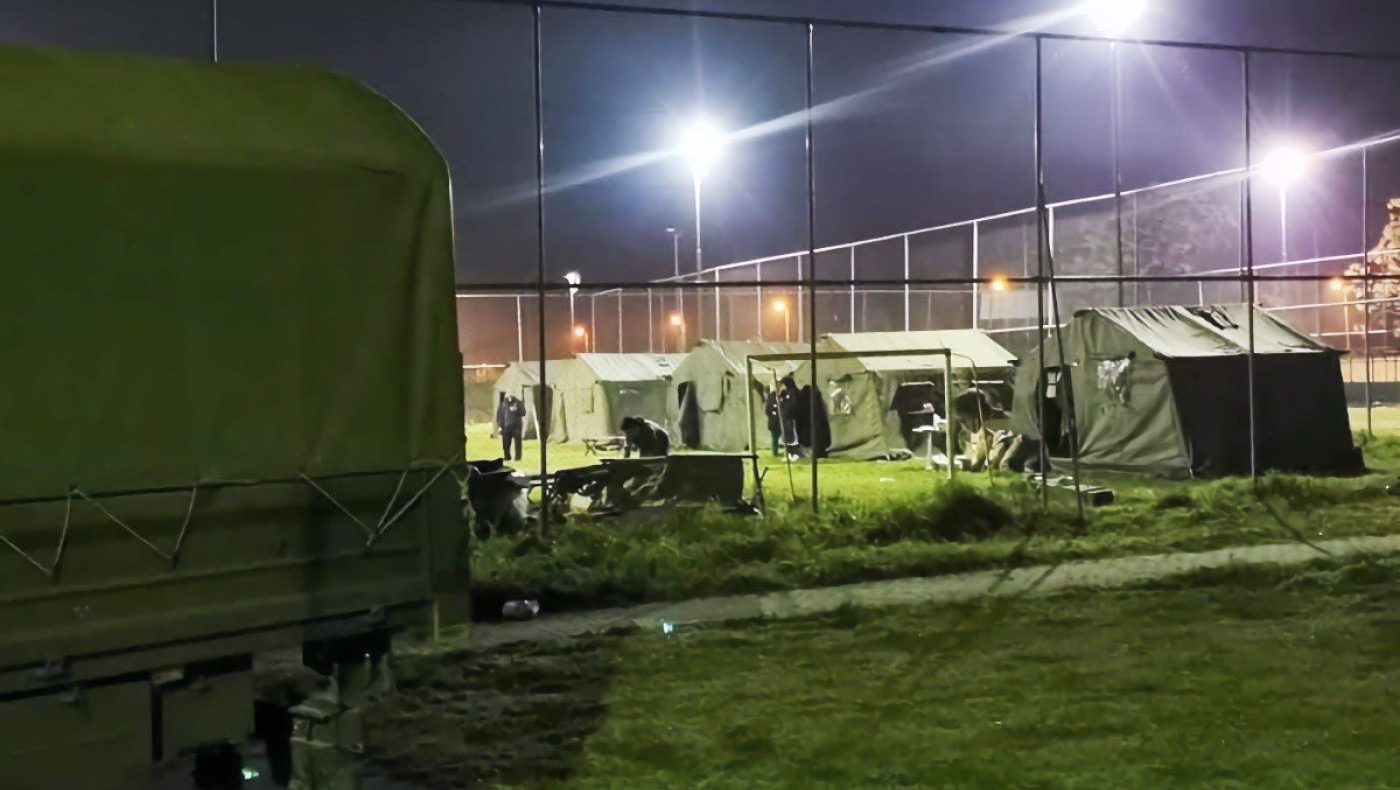 Σεισμός στην Ελασσόνα: Σε σκηνές διανυκτέρευσαν οι κάτοικοι