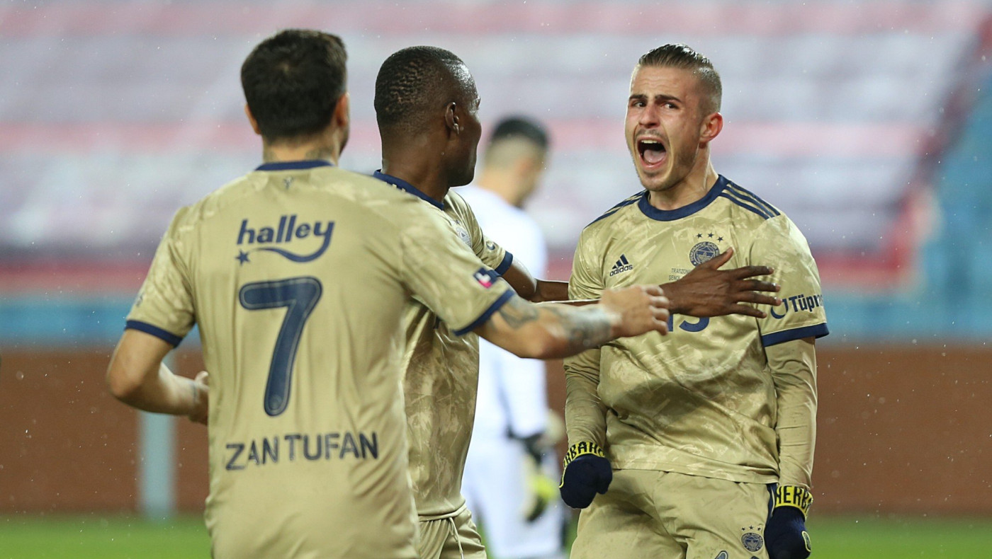 Πήρε το ντέρμπι με γκολάρα Πέλκα η Φενέρ, «τρέλανε» και τον Τούρκο που έκανε τη μετάδοση