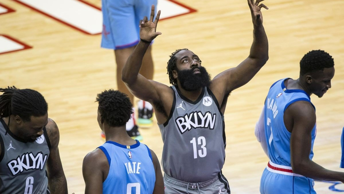 Ο Χάρντεν επέστρεψε και «καθάρισε» τους Ρόκετς