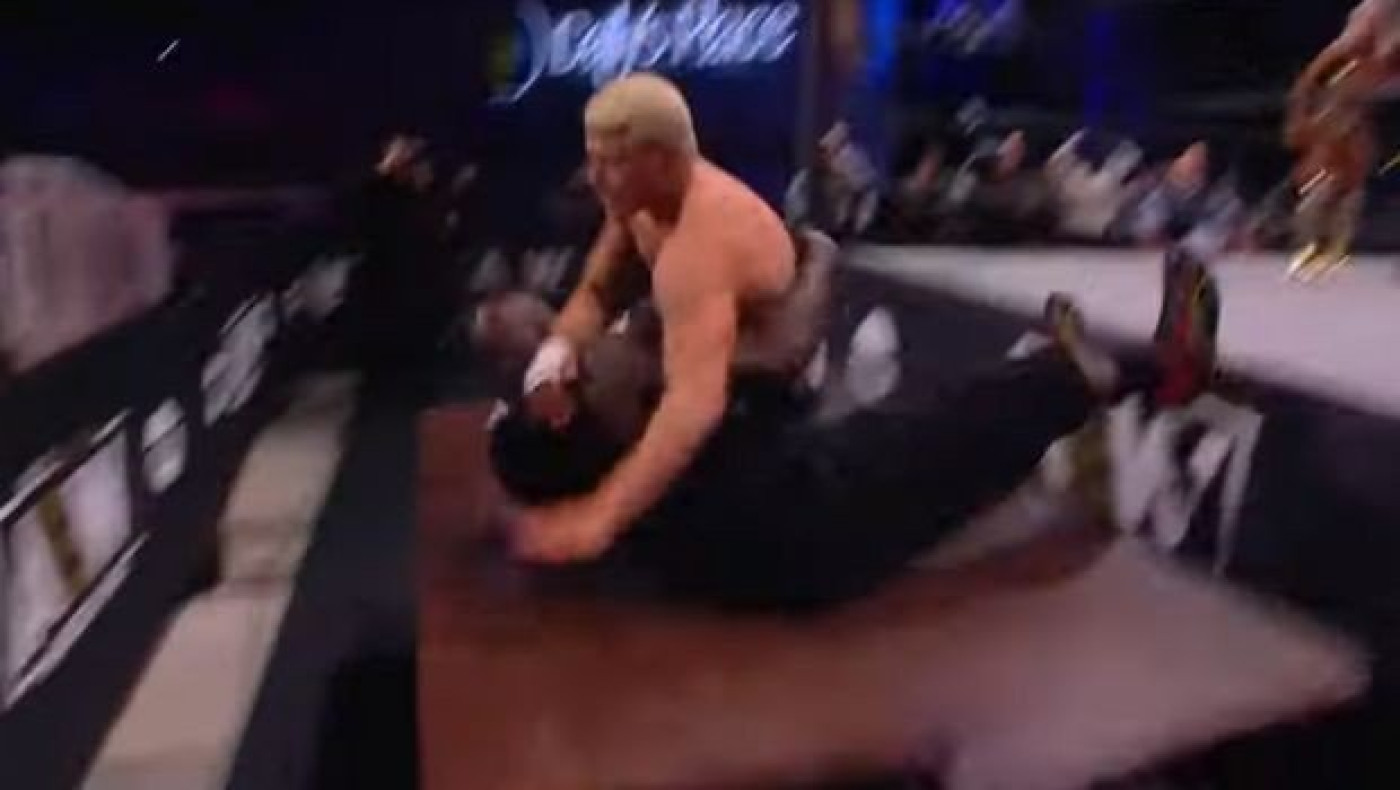 Νοκ άουτ ο Σακίλ Ο'Νιλ σε αγώνα του «All Elite Wrestling»