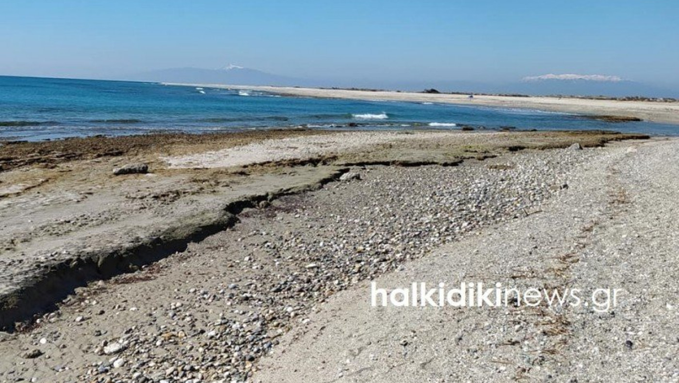 Χαλκιδική: Η άμπωτη εξαφάνισε τη θάλασσα στο Ποσείδι