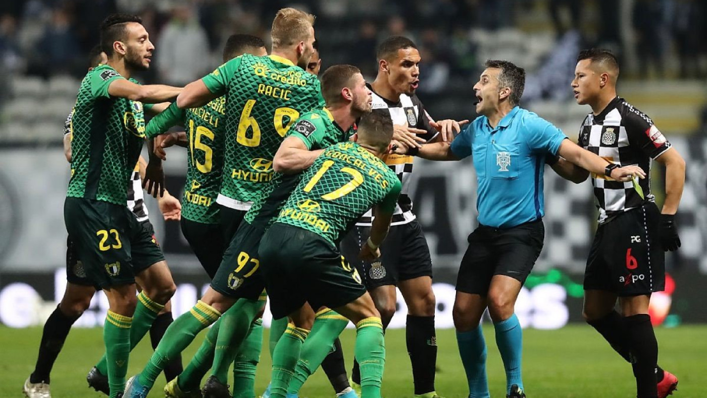 Lira 100: Ματς για...κάρτες στο «Ντο Μπέσα»