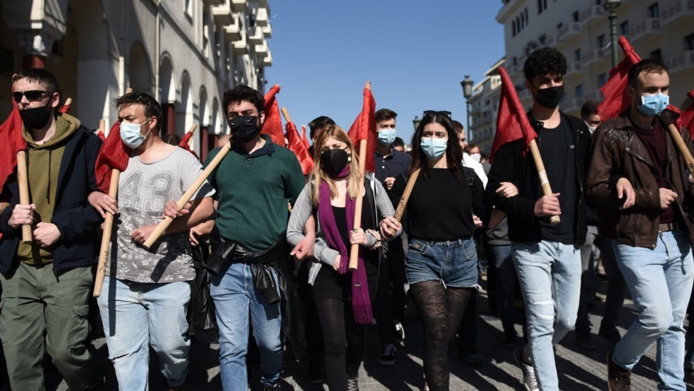 Θεσσαλονίκη: Εντάσεις και μολότοφ σε πορεία φοιτητών!