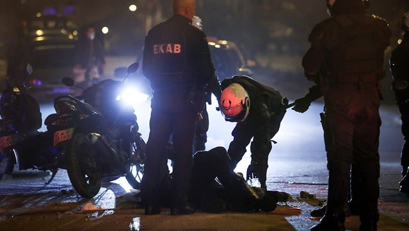 Ν. Σμύρνη: Δύο νέες συλλήψεις για τον ξυλοδαρμό του αστυνομικού