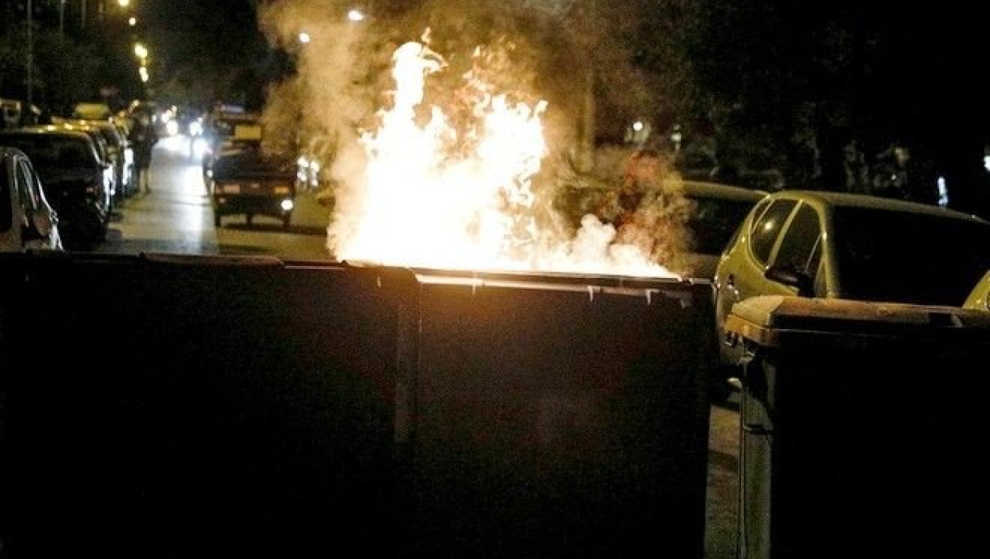 Επεισόδια στη Νέα Σμύρνη μεταξύ διαδηλωτών και αστυνομίας