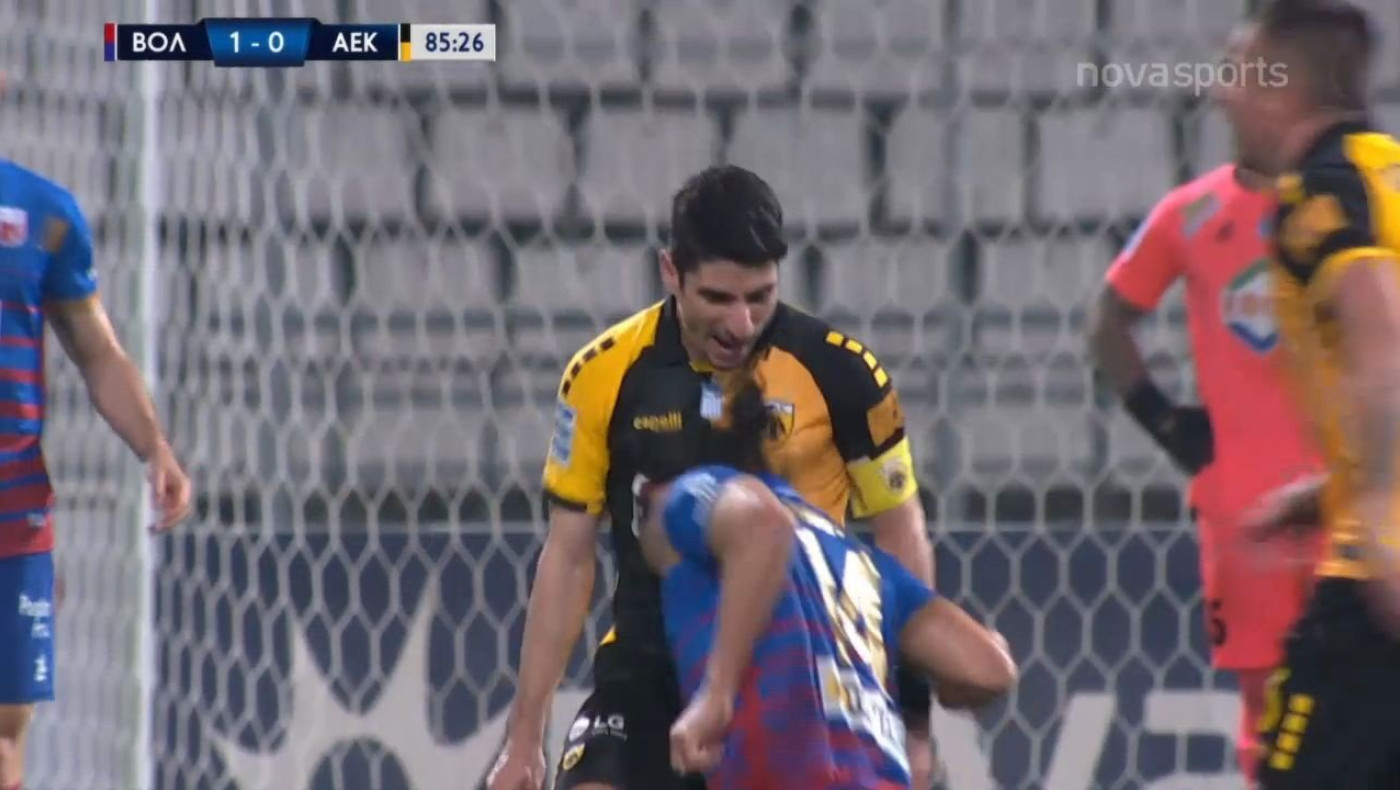 ΝΠΣ Βόλος-ΑΕΚ: Κουτουλιά αλά Ζιντάν του Μπαριέντος στον Μάνταλο