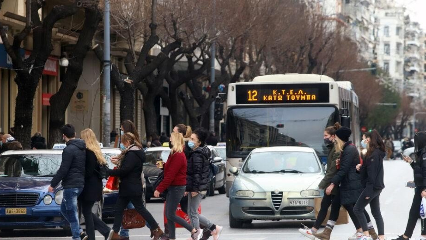 Χαλαρώνουν τα μέτρα από Δευτέρα -Ετσι θα βγούμε από το lockdown