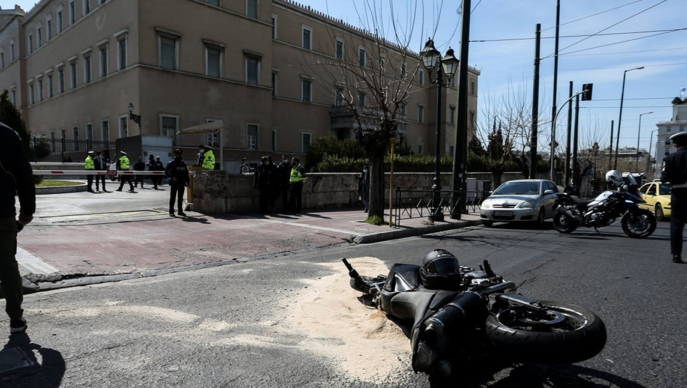 Ιαβέρης για το τροχαίο στη Βουλή: «Η ευθύνη βαραίνει τον οδηγό του αυτοκινήτου, παραβίασε τον ΚΟΚ»