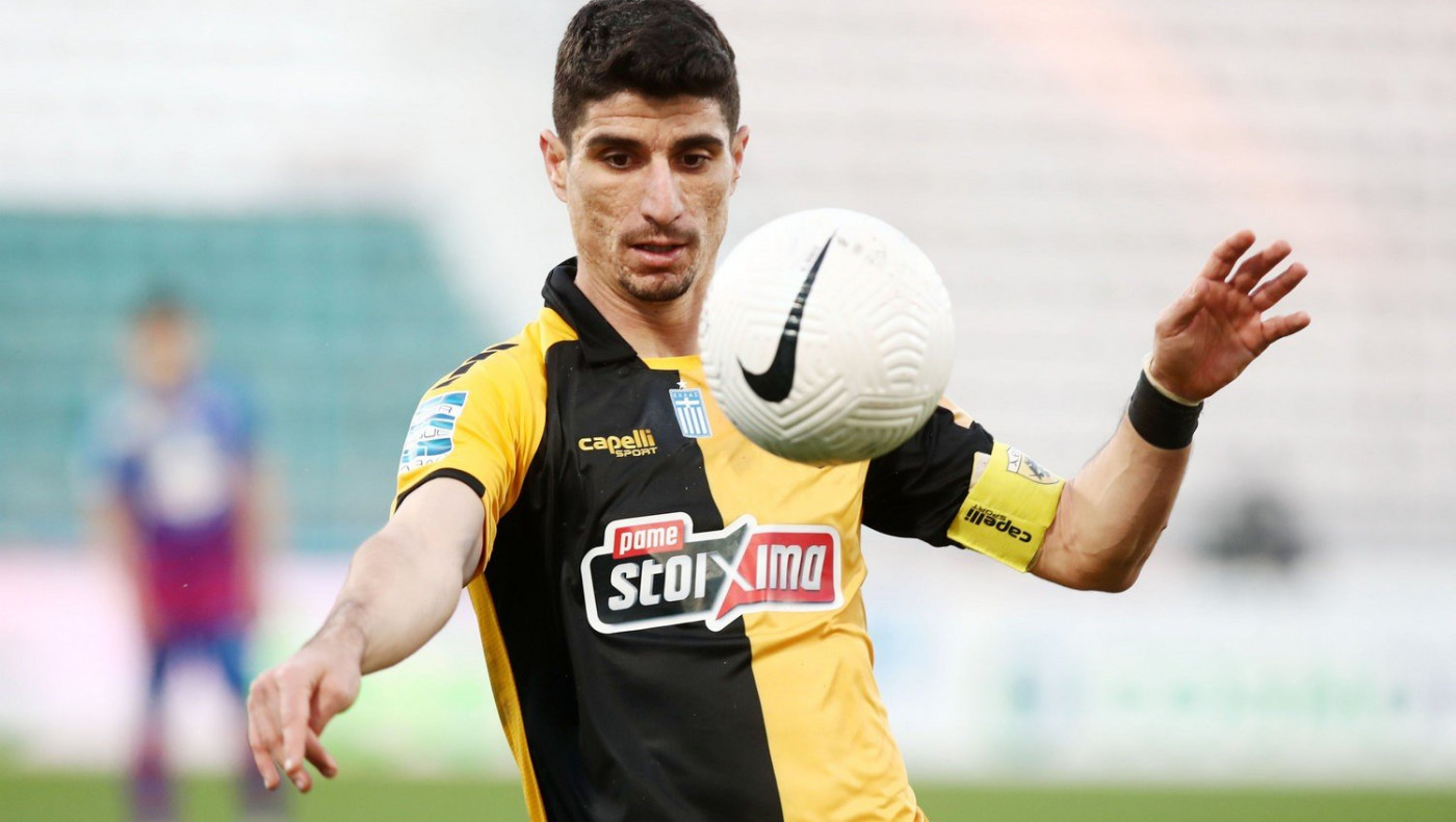 Ανανεώνει με την ΑΕΚ ο Μάνταλος