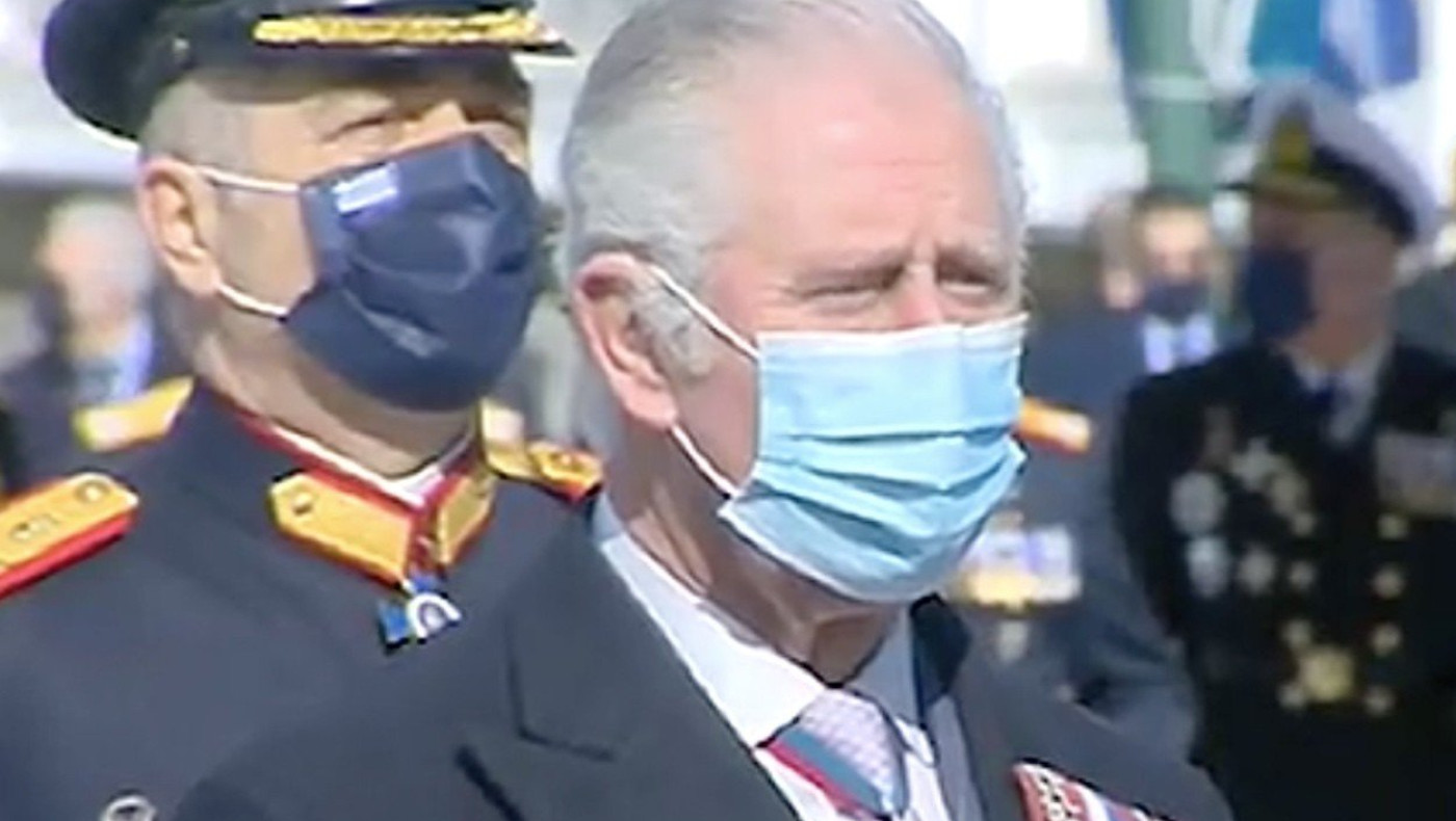 Δάκρυσε ο Πρίγκιπας Κάρολος στην κατάθεση στεφάνων