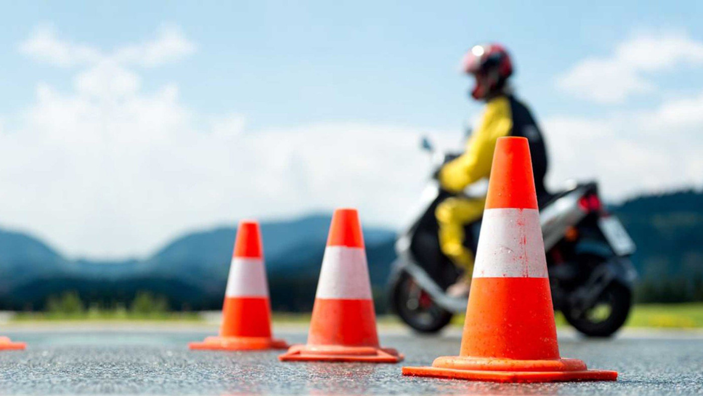 Διπλώματα: Πόσο κοστίζει η ισοδυναμία μεταξύ αυτοκινήτου και δίκυκλου