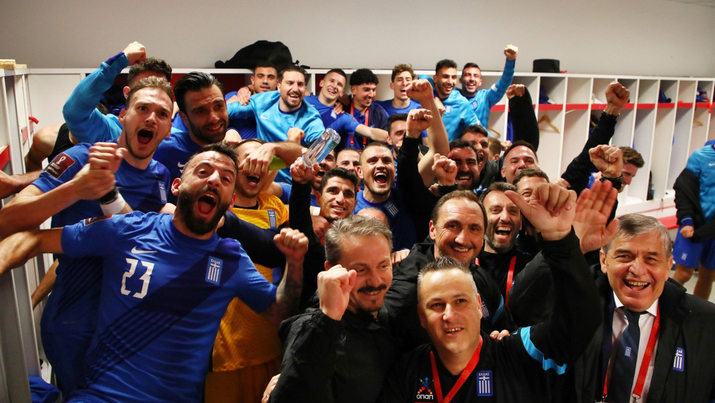 Γαλανόλευκο... πάρτι στα αποδυτήρια του Nuevo Los Cármenes!