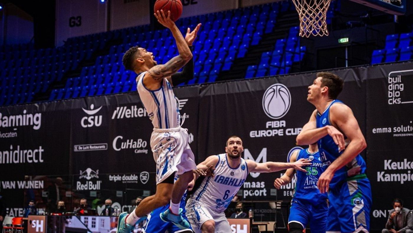 «Ηρακλάρα φέρε μας το Κύπελλο, στον Πύργο τον Λευκό!»