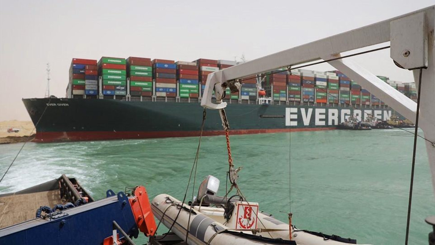 Διώρυγα του Σουέζ: Φόβος να μείνει κλειστή για εβδομάδες - Οι συνέπειες που ακολουθούν