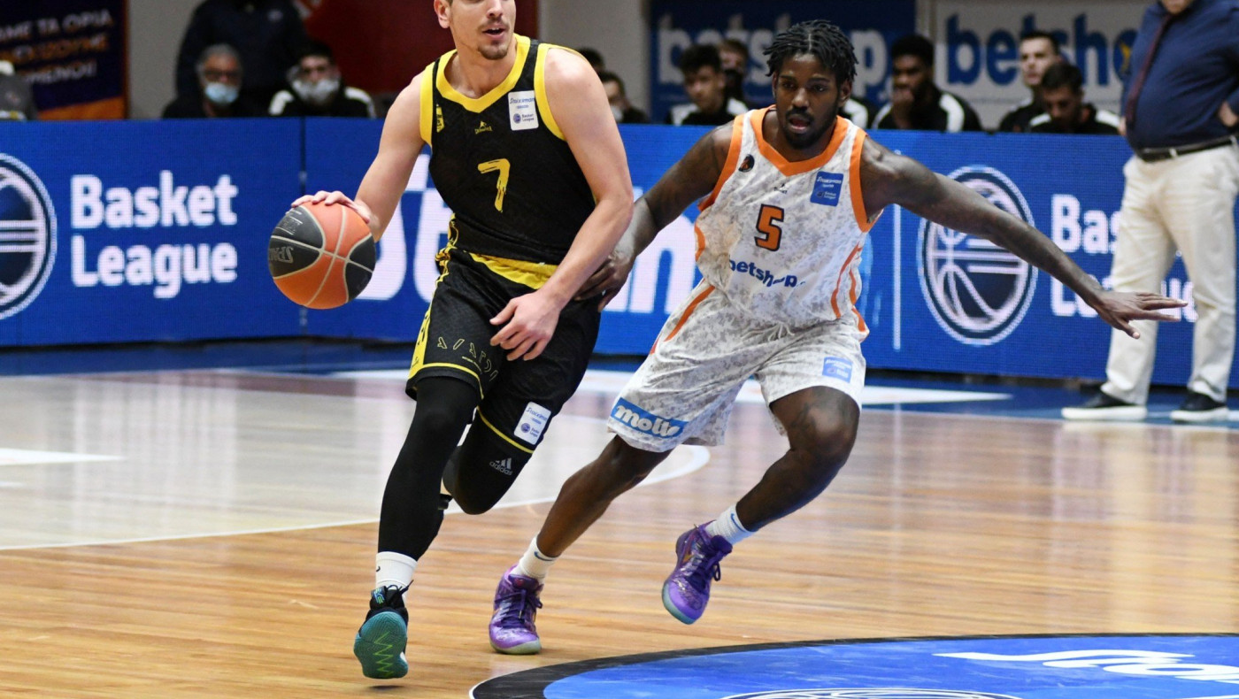 Το πάλεψε για 33 λεπτά ο Αρης, αλλά λύγισε στην Πάτρα