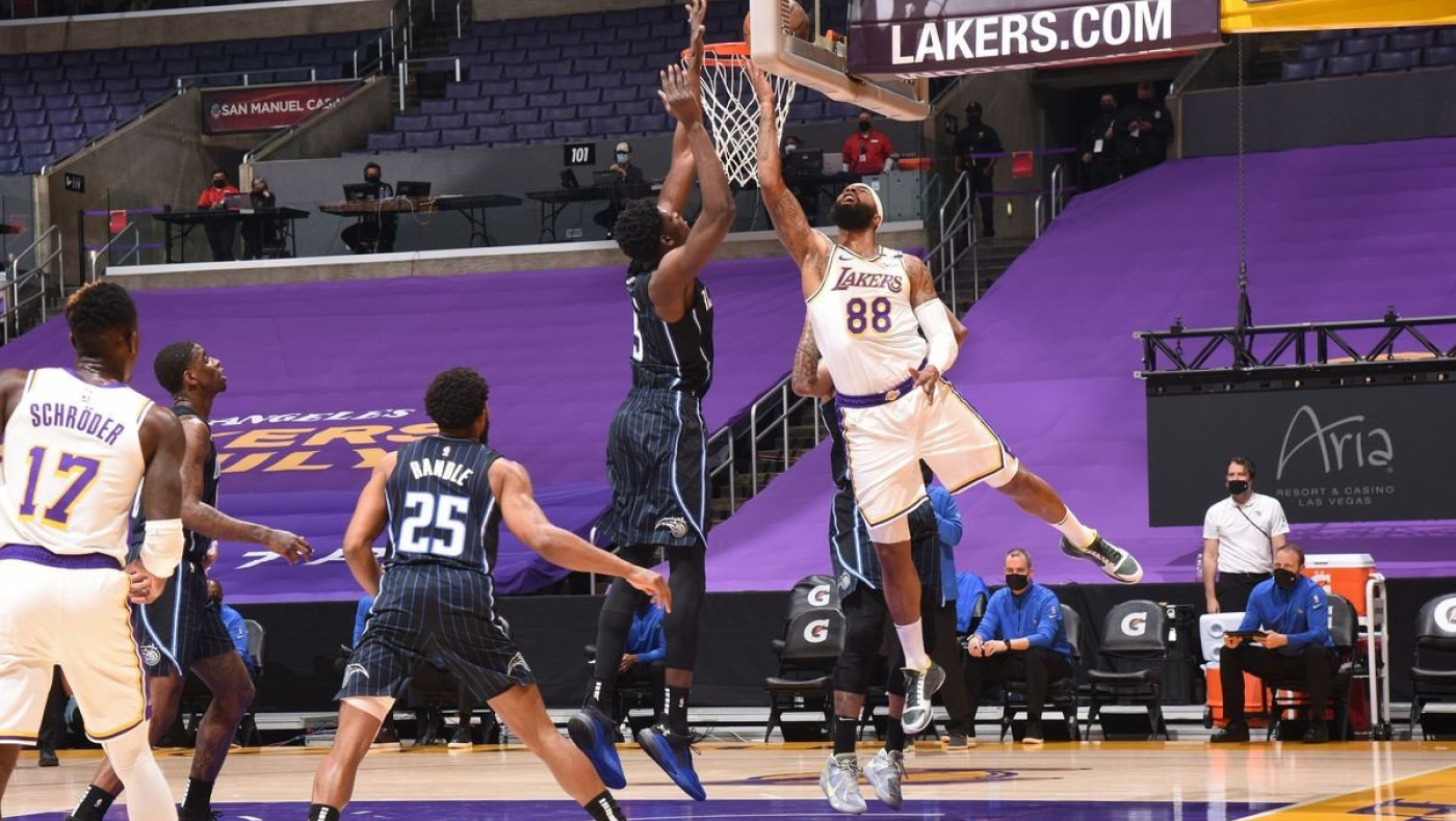 Οι Λέικερς κέρδισαν τους Μάτζικ και κυρίως τον... Ντράμοντ