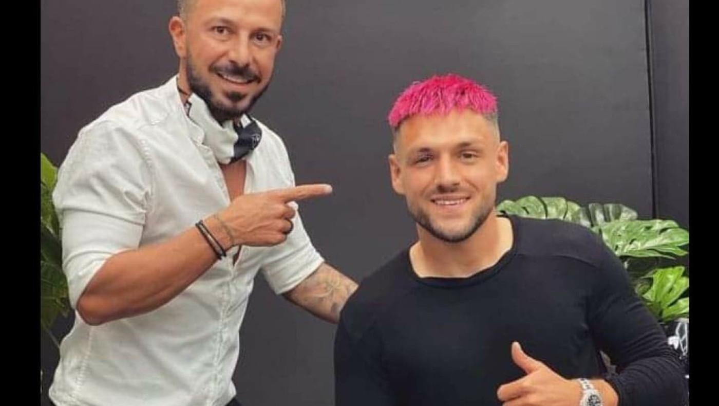 Εντυπωσιακή αλλαγή: Ο Σάκιτς με... ροζ μαλλί!