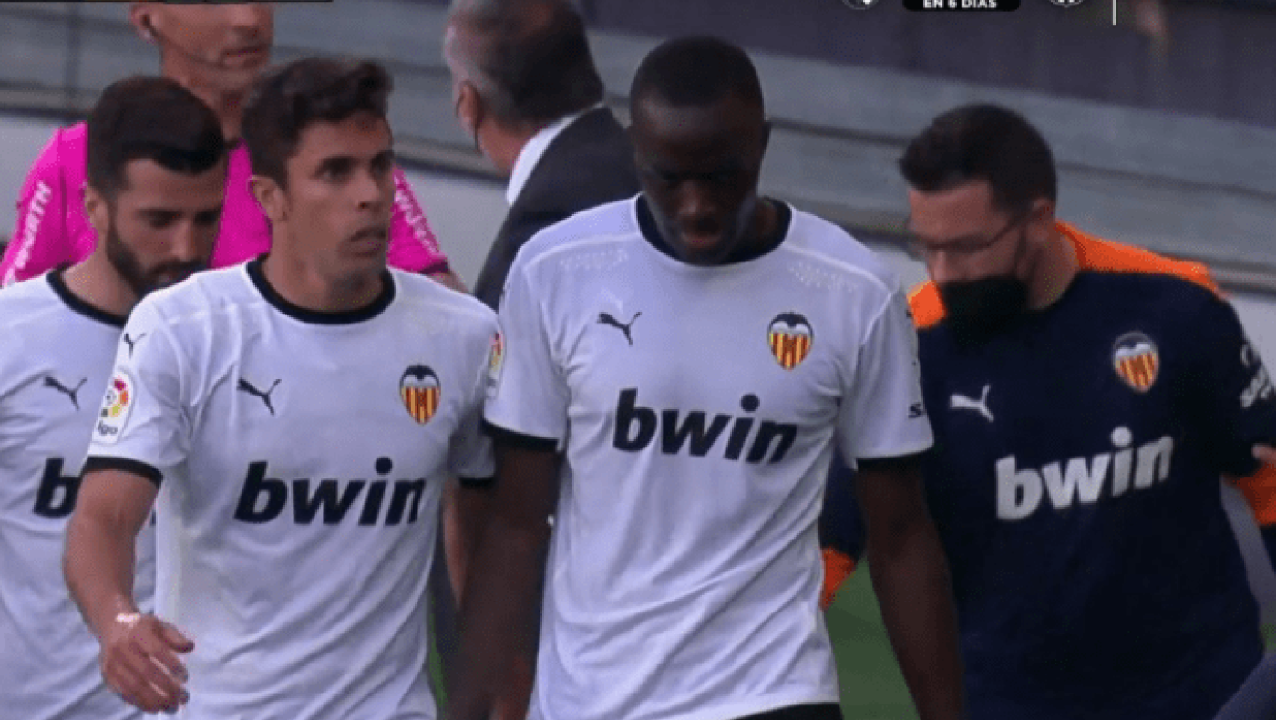 Η Βαλένθια αποχώρησε από το ματς με την Κάντιθ για ρατσιστική επίθεση σε παίκτη της