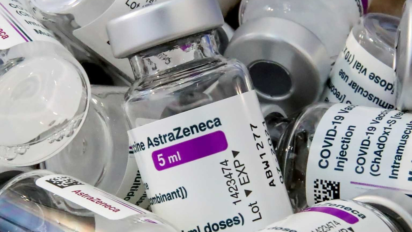 Εμβόλιο AstraZeneca: Αυτά είναι τα σενάρια που εξετάζει η Εθνική Επιτροπή Εμβολιασμών