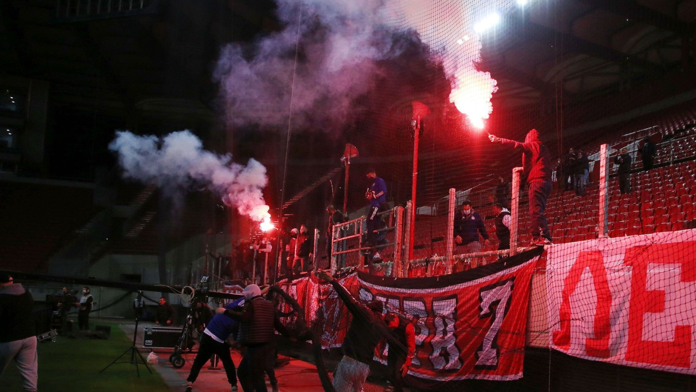 «Διαπιστευμένοι»... χουλιγκάνοι και αδέσποτα σκυλιά στο Φάληρο