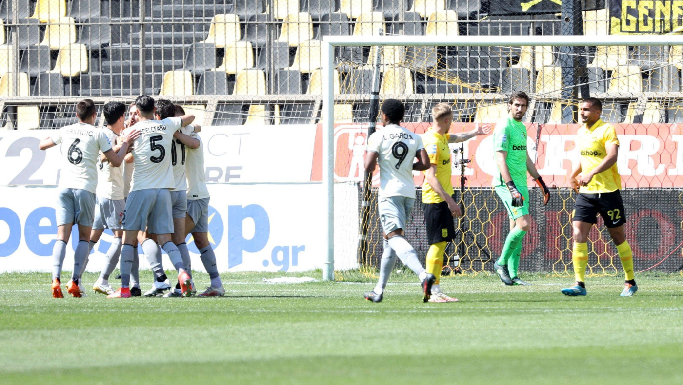 Εφιάλτης για τον αγνώριστο Άρη και σκληρή ήττα από την ΑΕΚ